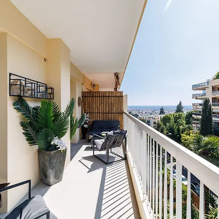 Gairaut - 5 - Terrass Apartment