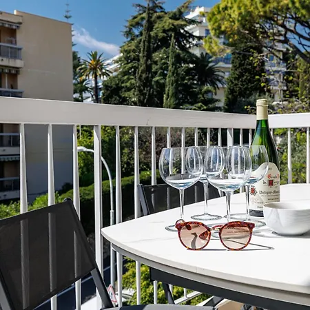 Gairaut - 5 - Terrass Apartment *