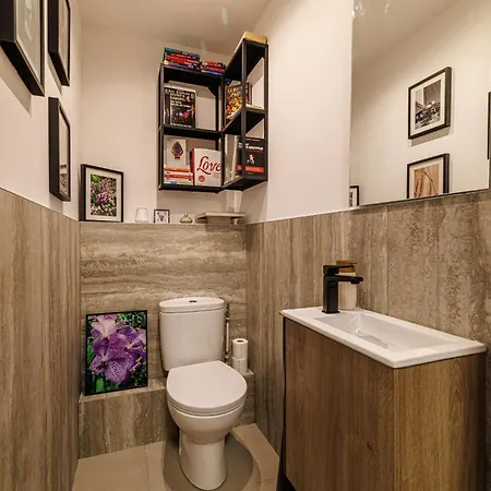 Gairaut - 5 - Terrass Apartment *